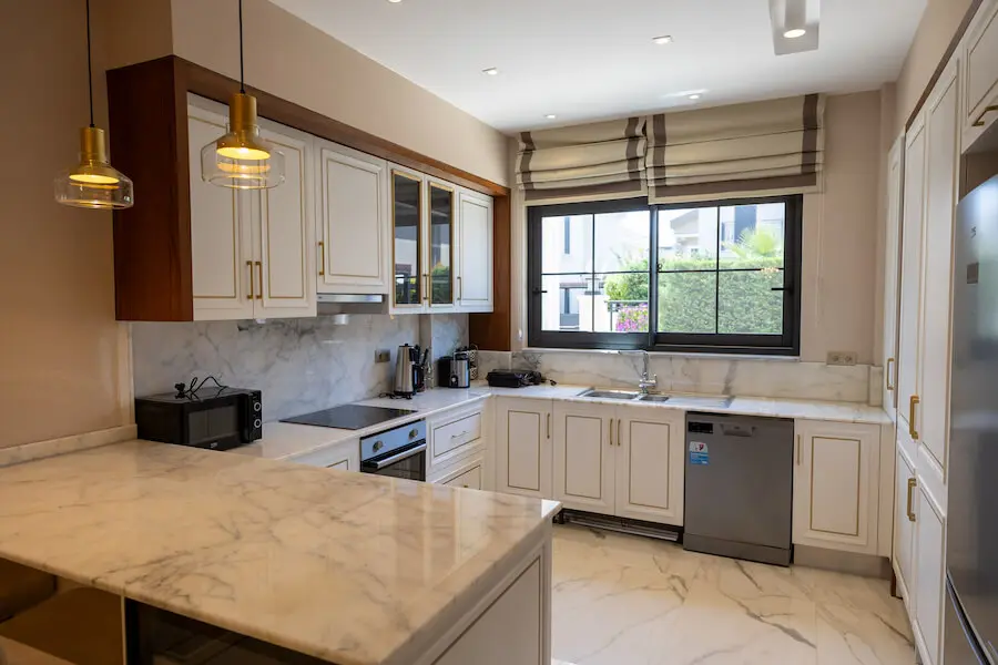 Fitted kitchen